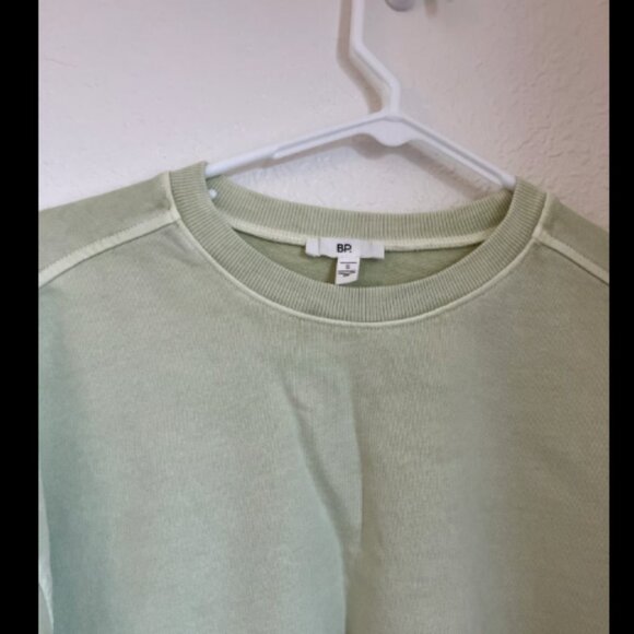 🎄3/$15 SALE 🎄BP brand size Small Green Sweatshirt NWT - Picture 3 of 4